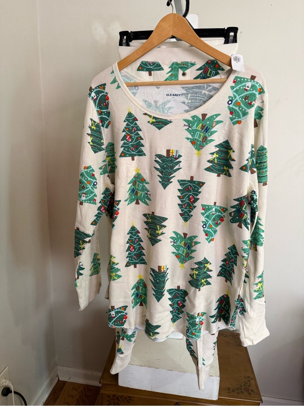 NWT Old Navy Christmas Pajama Set